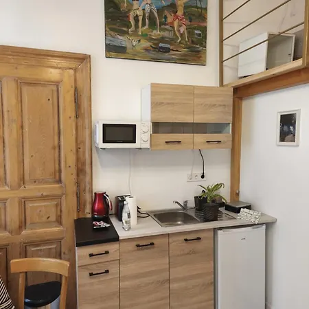 Laci And Sidi - The Sidonies Twins In 7th Appartement *