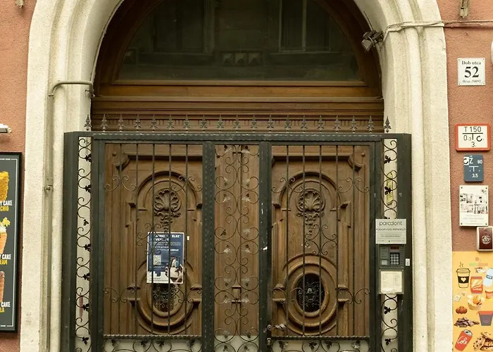 Apartment Laci And Sidi - The Sidonies Twins In 7th